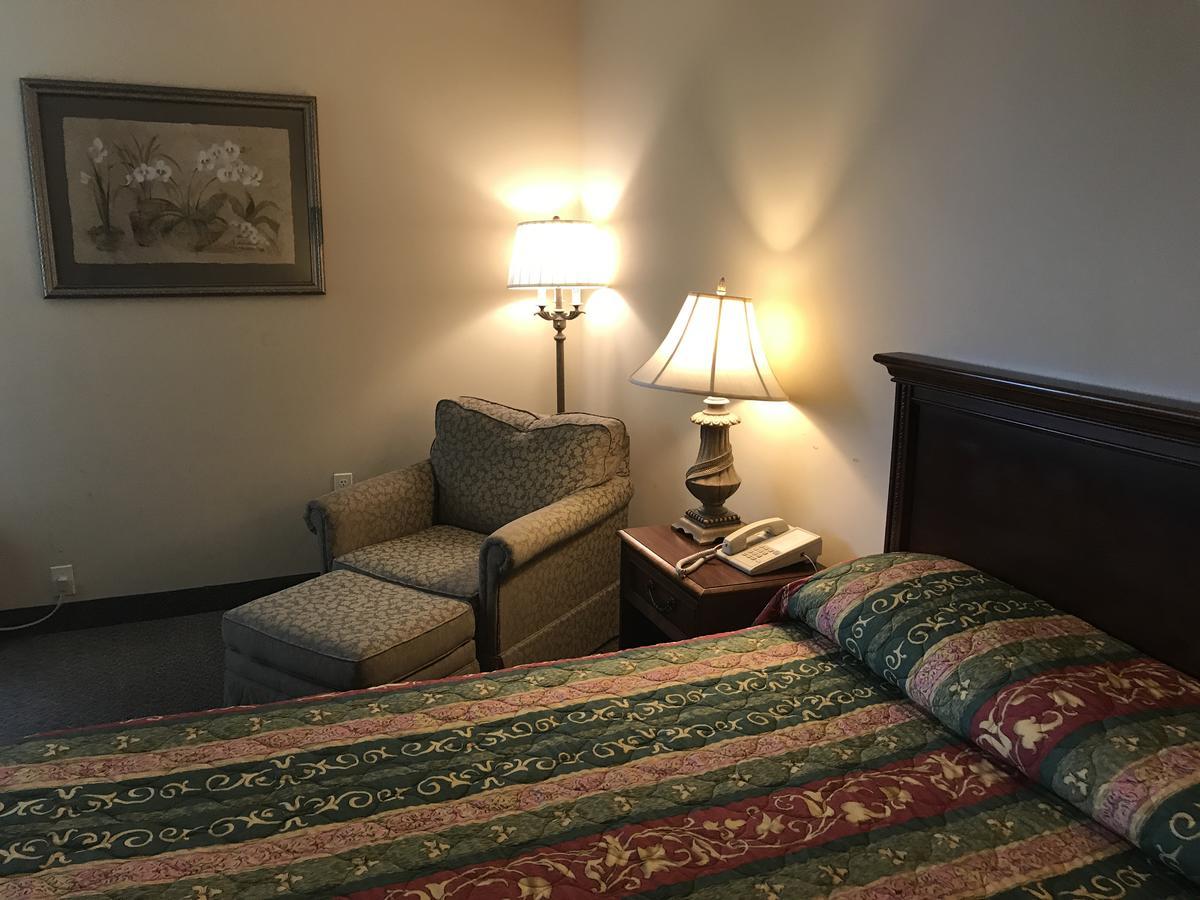 Lititz Inn And Suites Екстер'єр фото